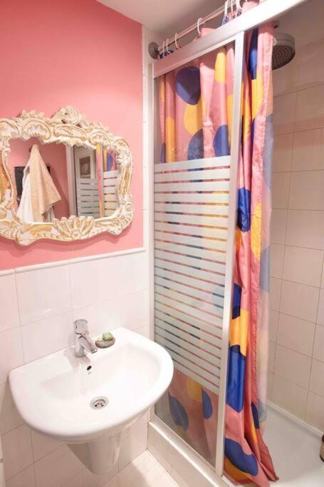 Piso Centrico, Bonito, Acogedor, Aire Acondicionado Y Piscina Enfrente De Casa Madrid Exteriér fotografie
